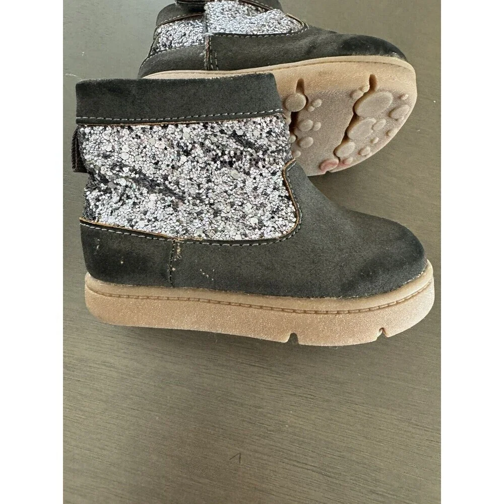 baby girl shoes bundle black Mary Jane + carter's boots glitter size 4 toddler